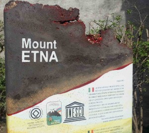 Guarda il video: "Etna, una stele per l'Unesco"